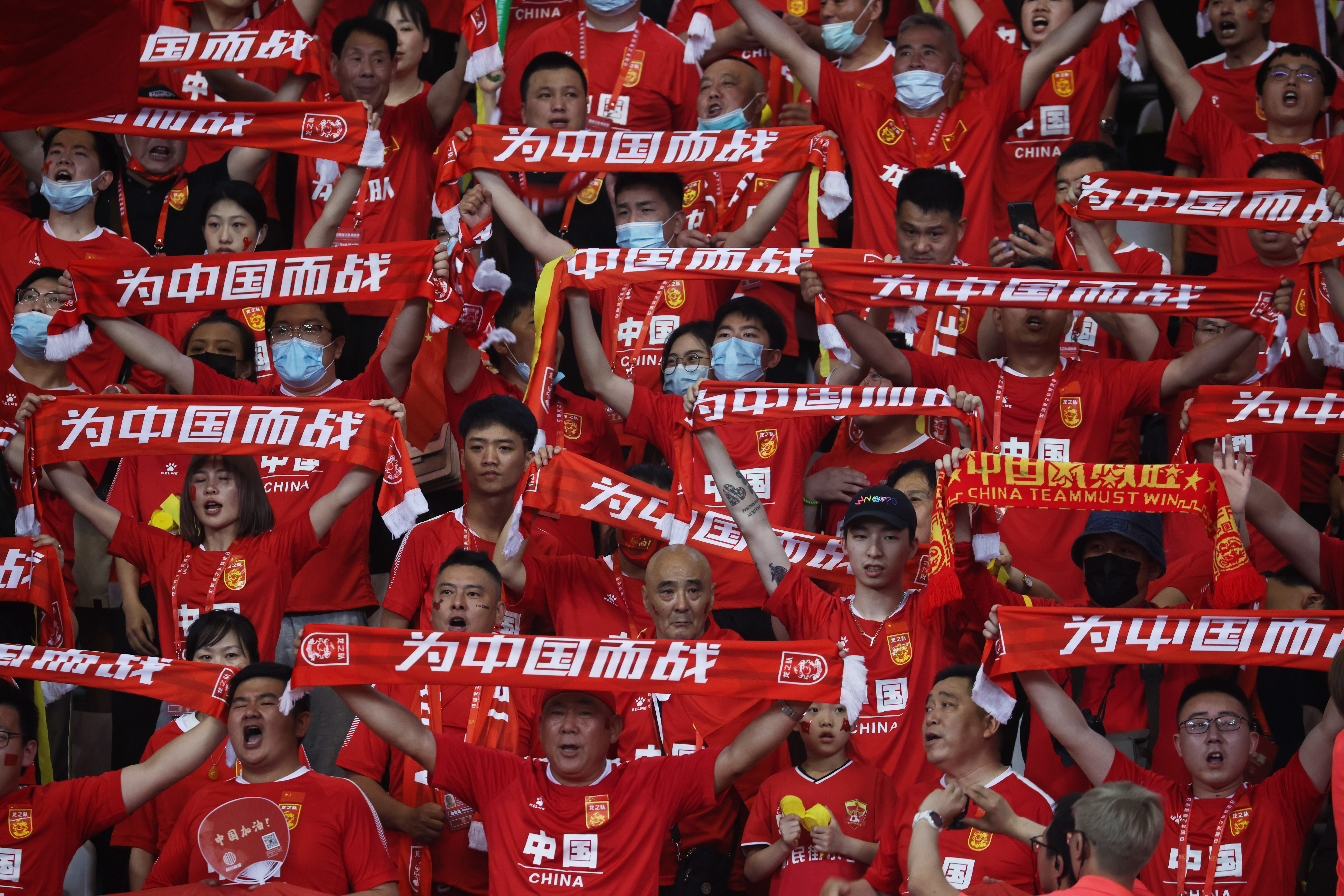 关于劲敌对决，国际足球场上再现争霸的信息
