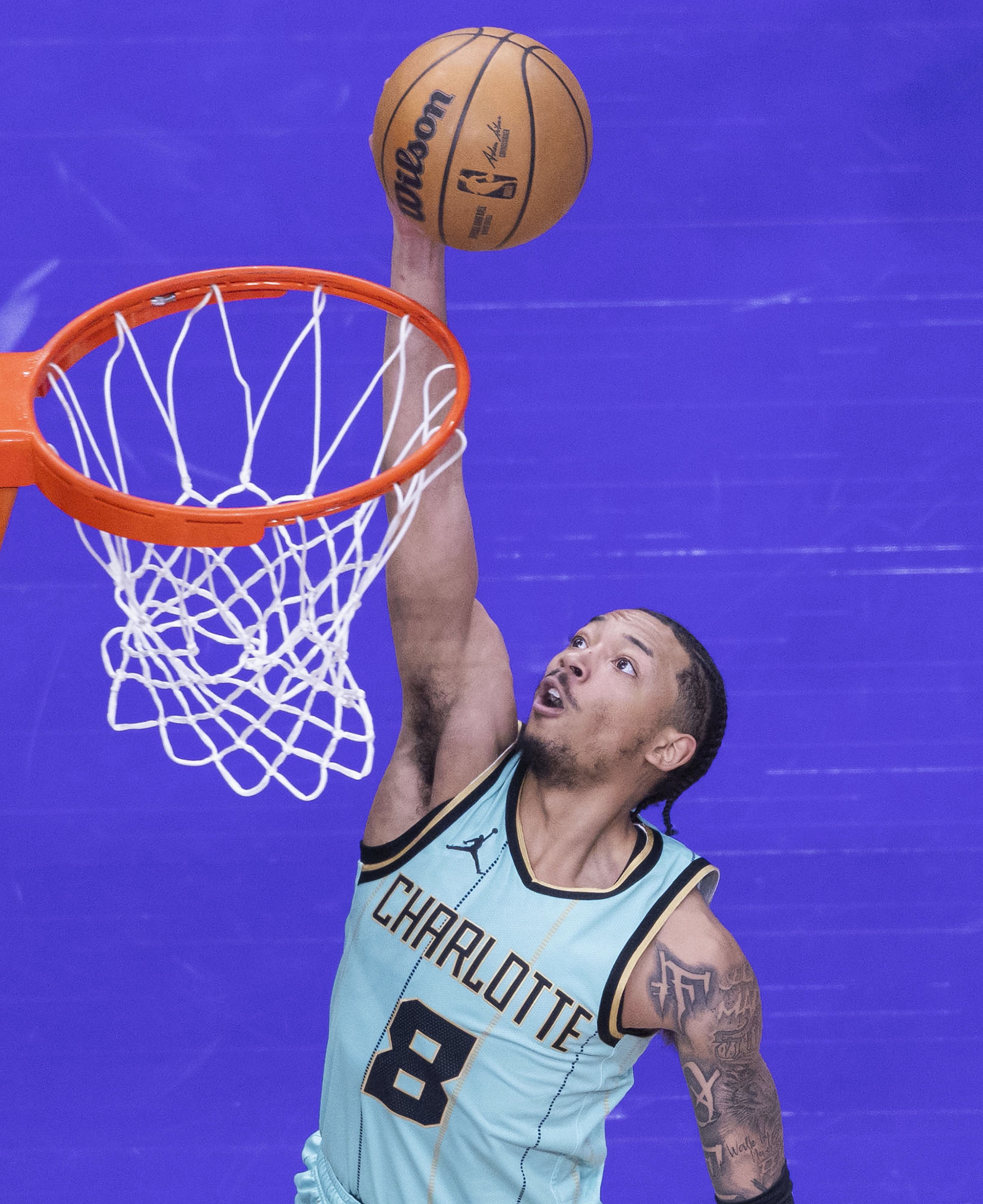 猛龙队率先赢得NBA总决赛胜利